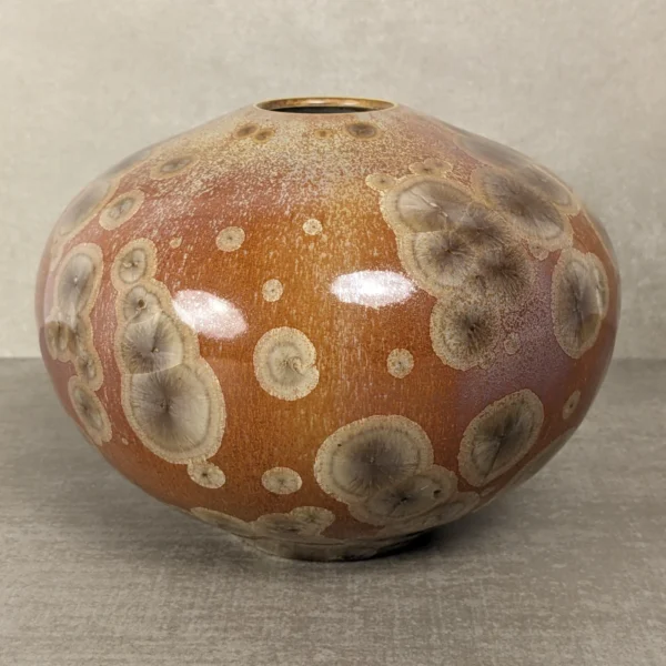 Kristallglasur Vase mit erdrot-goldener Glasur