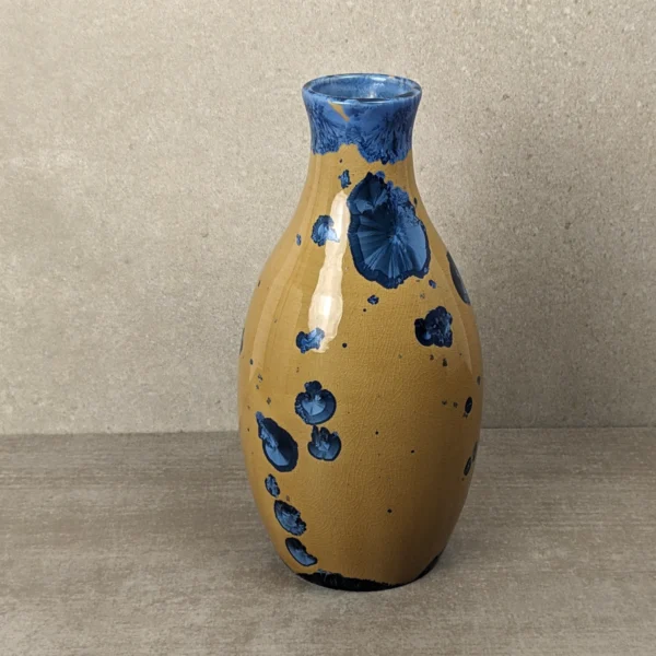 Kristallglasur Vase in Ocker und Blau, Vorne